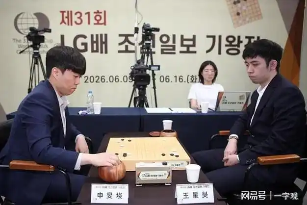 欧冠惊天逆转！皇马从地狱到天堂，2-1绝杀曼城晋级八强